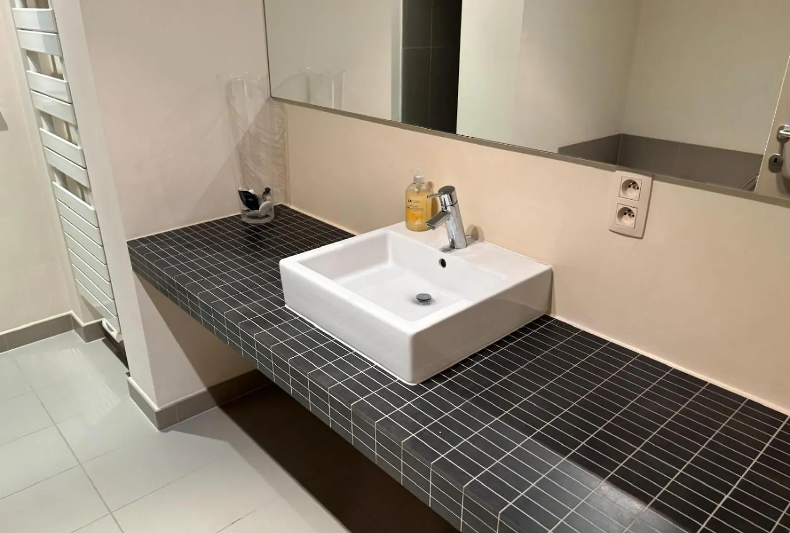 Comfortable Two Bedroom Apartment In City Center Bruselas