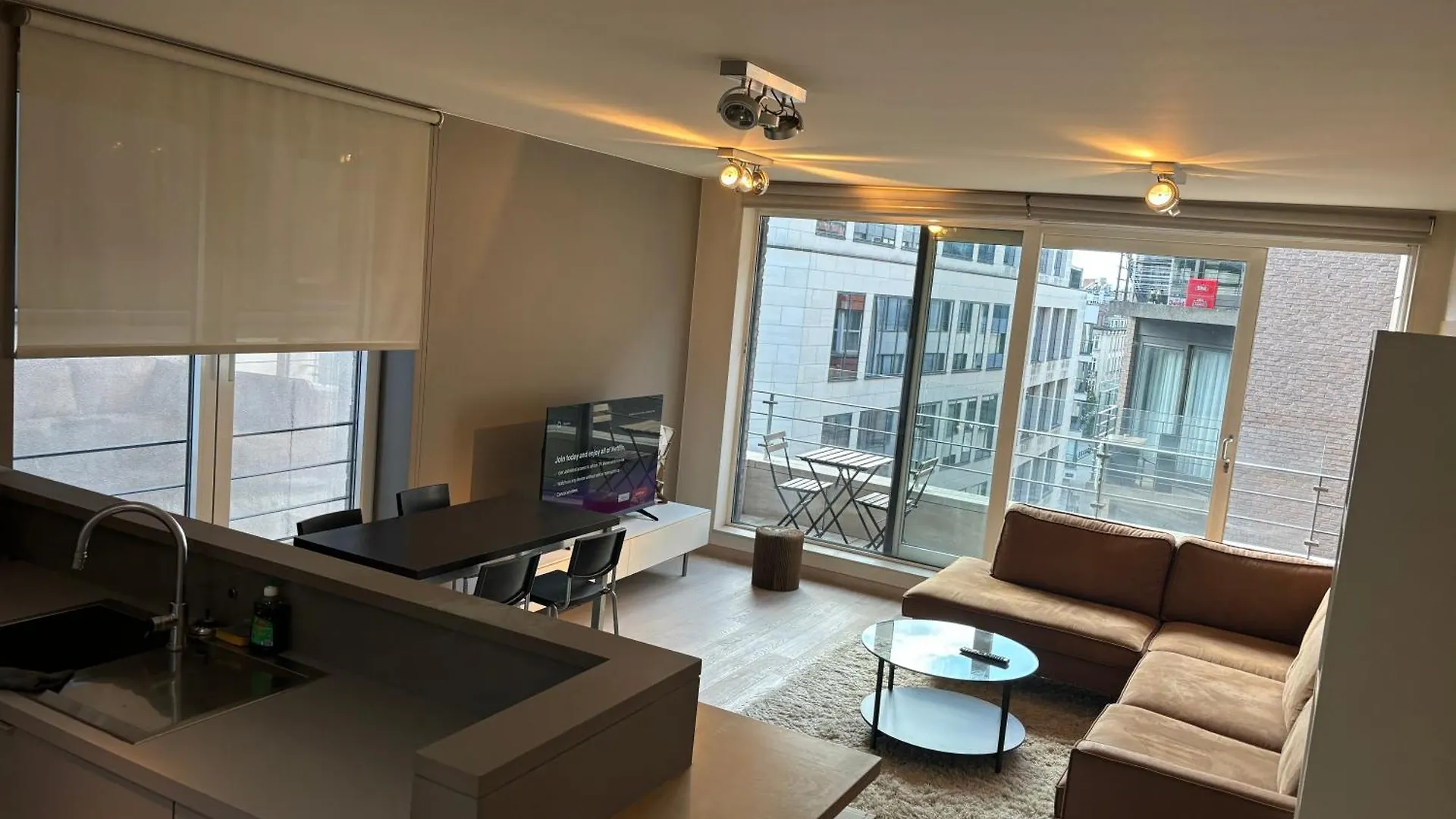 Comfortable Two Bedroom Apartment In City Center Bruselas