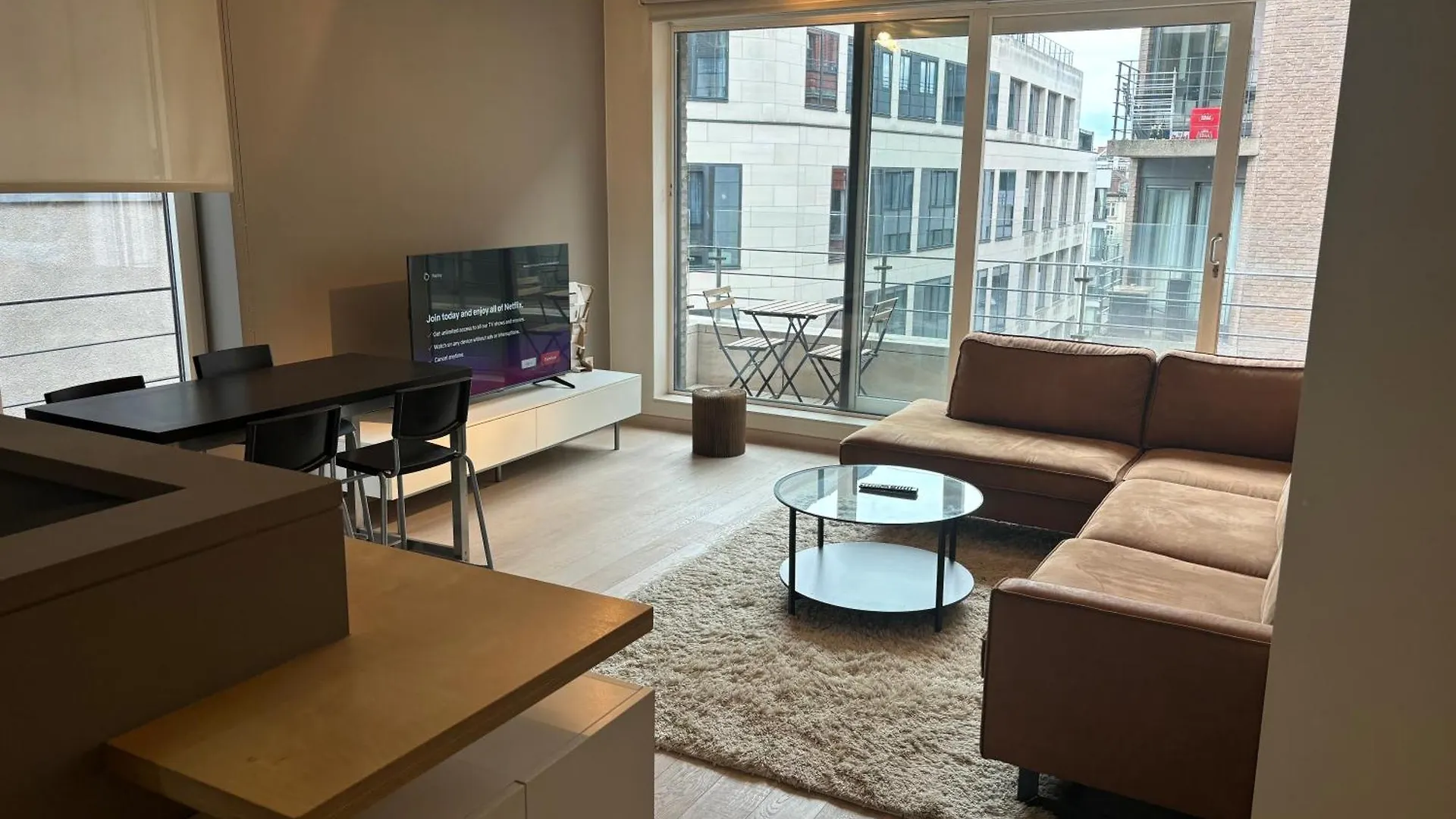 Comfortable Two Bedroom Apartment In City Center Bruselas